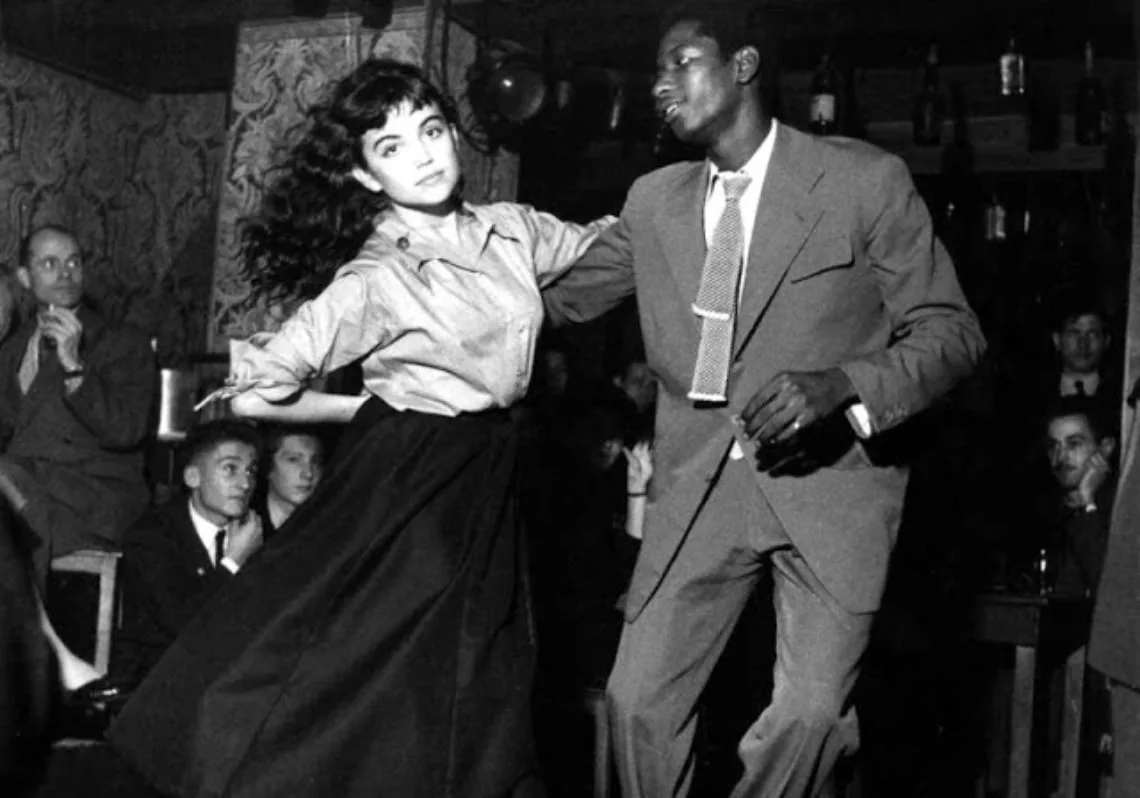 Bailando bachata en Málaga con Salsa Málaga