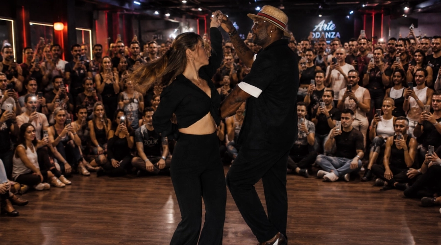 Clases de salsa y bachata en Teatinos Málaga con Bea y Deiby