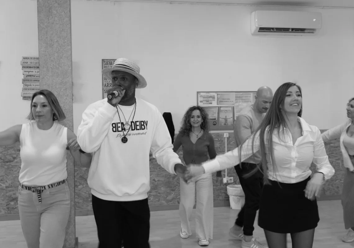 Profesores de salsa y bachata en Málaga — Deiby y Bea