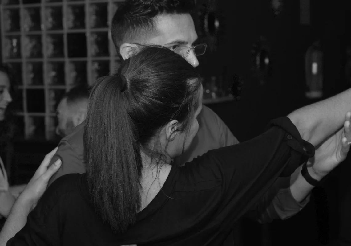 Conocer gente bailando salsa y bachata en Málaga