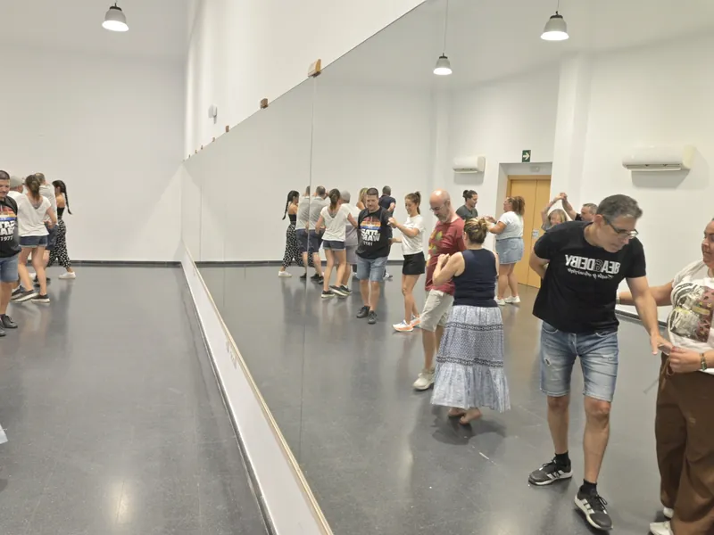 Clase de salsa para empresas en la academia de Salsa Málaga